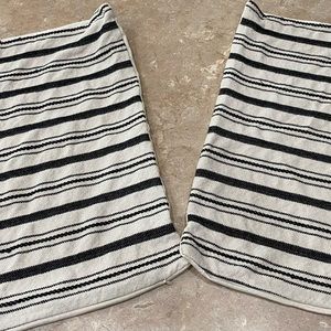 ✂️ Used - 16x16in cream with black stitching pillow covers